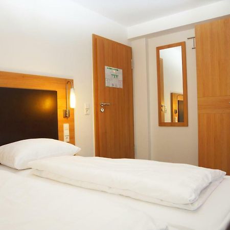 Hotel Krauthof ルートヴィヒスブルク エクステリア 写真