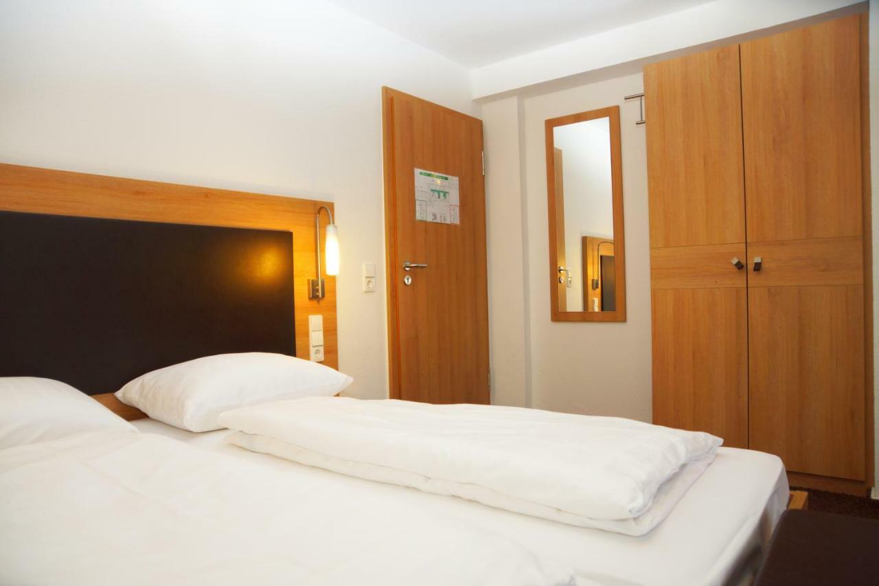 Hotel Krauthof ルートヴィヒスブルク エクステリア 写真