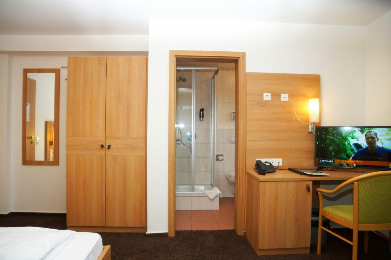 Hotel Krauthof ルートヴィヒスブルク エクステリア 写真