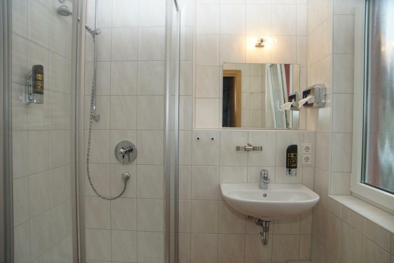 Hotel Krauthof ルートヴィヒスブルク エクステリア 写真