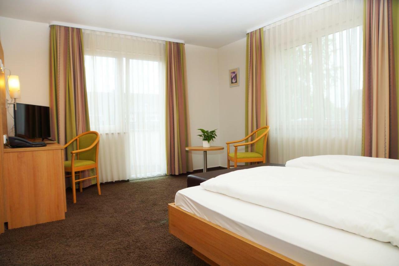 Hotel Krauthof ルートヴィヒスブルク エクステリア 写真