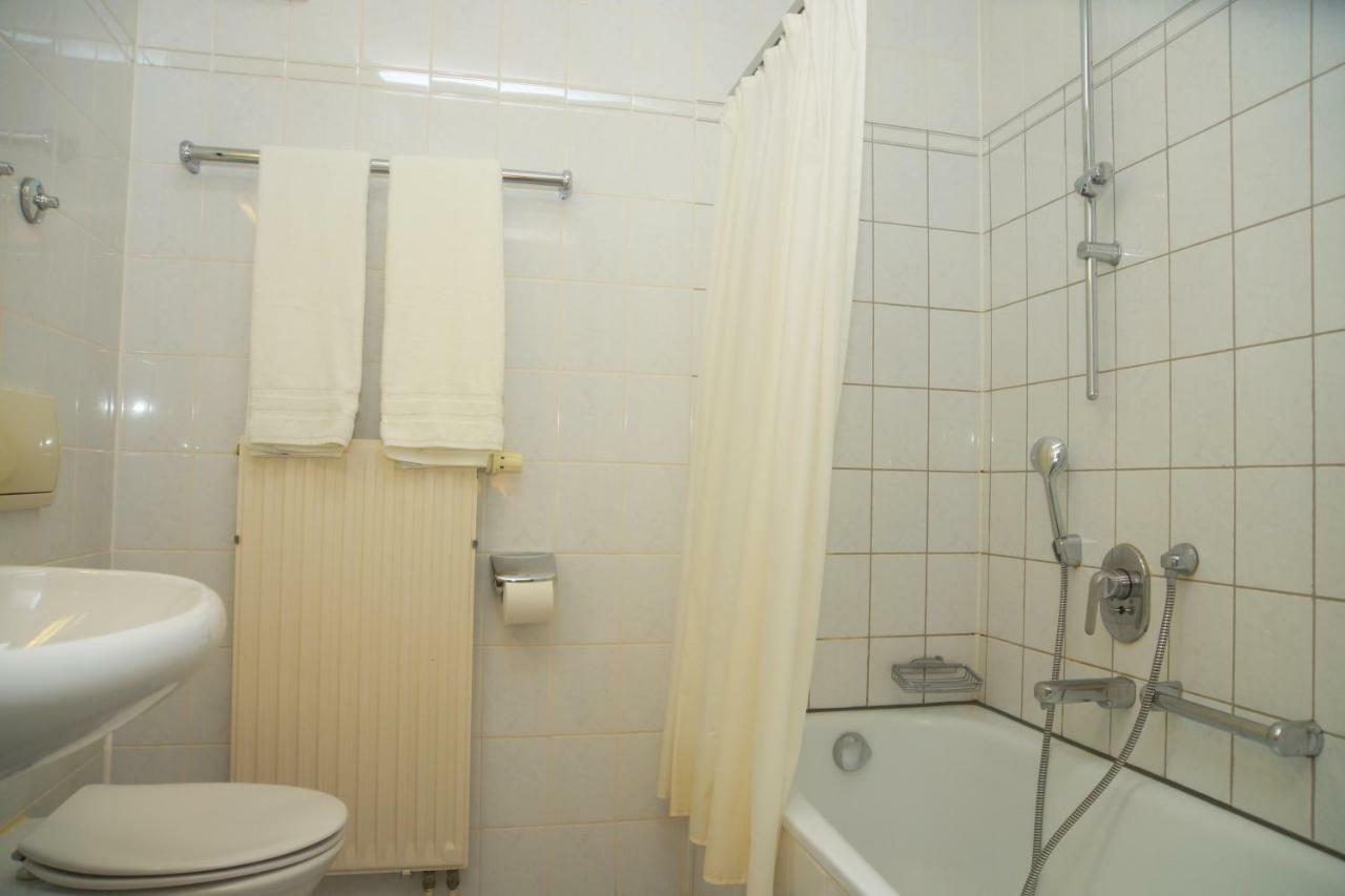 Hotel Krauthof ルートヴィヒスブルク エクステリア 写真